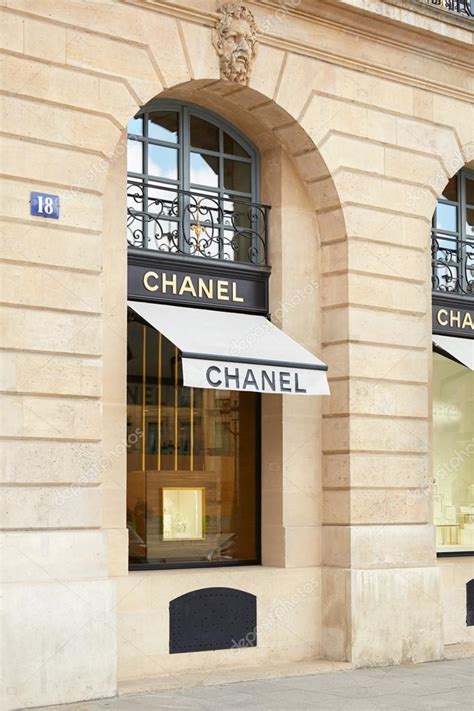 Chanel shop th